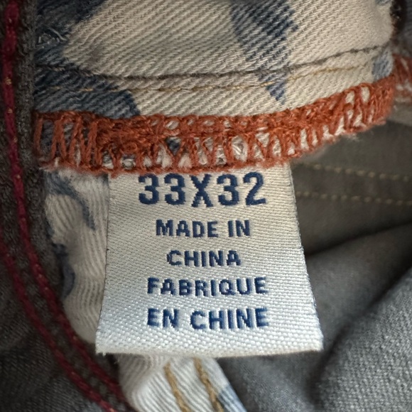 Tommy Bahama Gray straight leg Men's Jeans. Size 33 x 32 - Picture 3 of 16